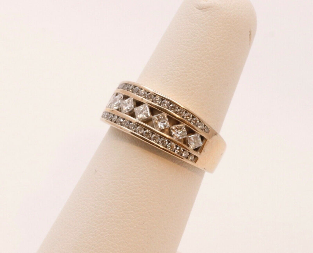 Vintage Ladies Diamonds 14K Yellow Gold Wedding Band