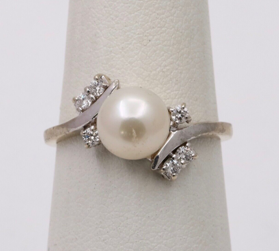 Vintage 14K White Gold Pearl & Diamond Ring.