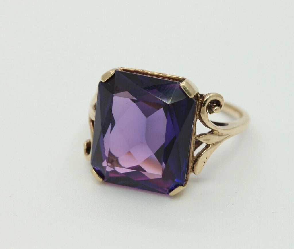 Vintage 10K Yellow Gold 6 Carat Iolite Ring
