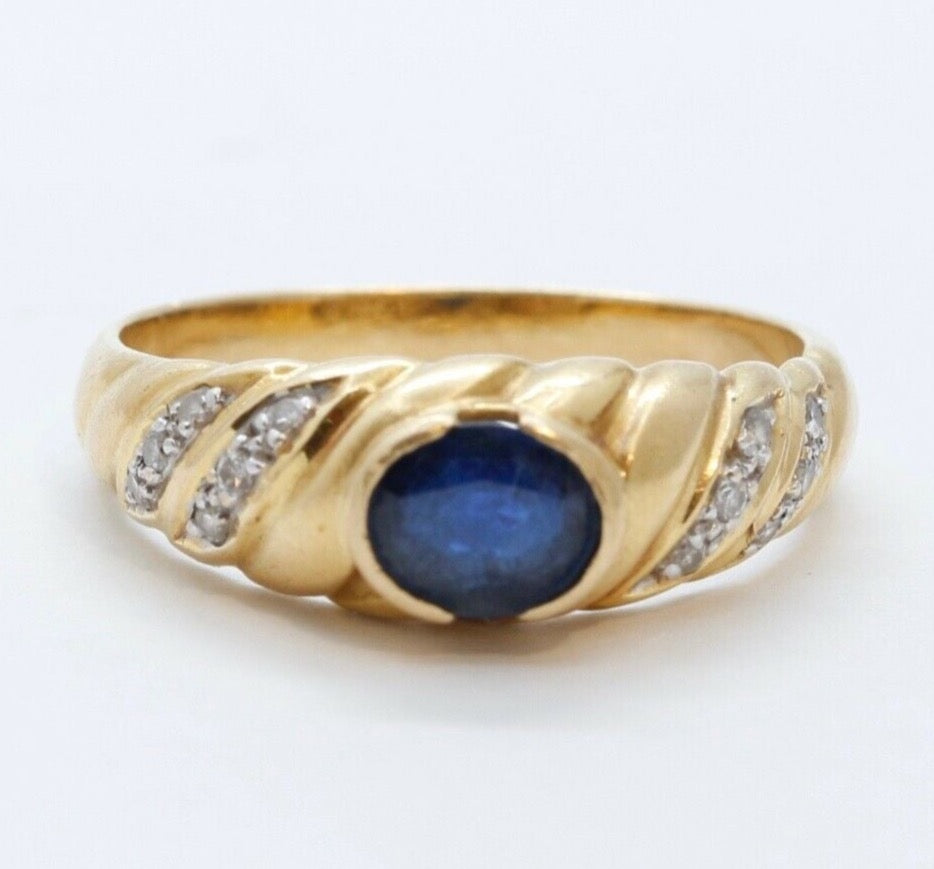 Vintage Ladies Blue Sapphire Diamonds 18K Yellow Gold Ring