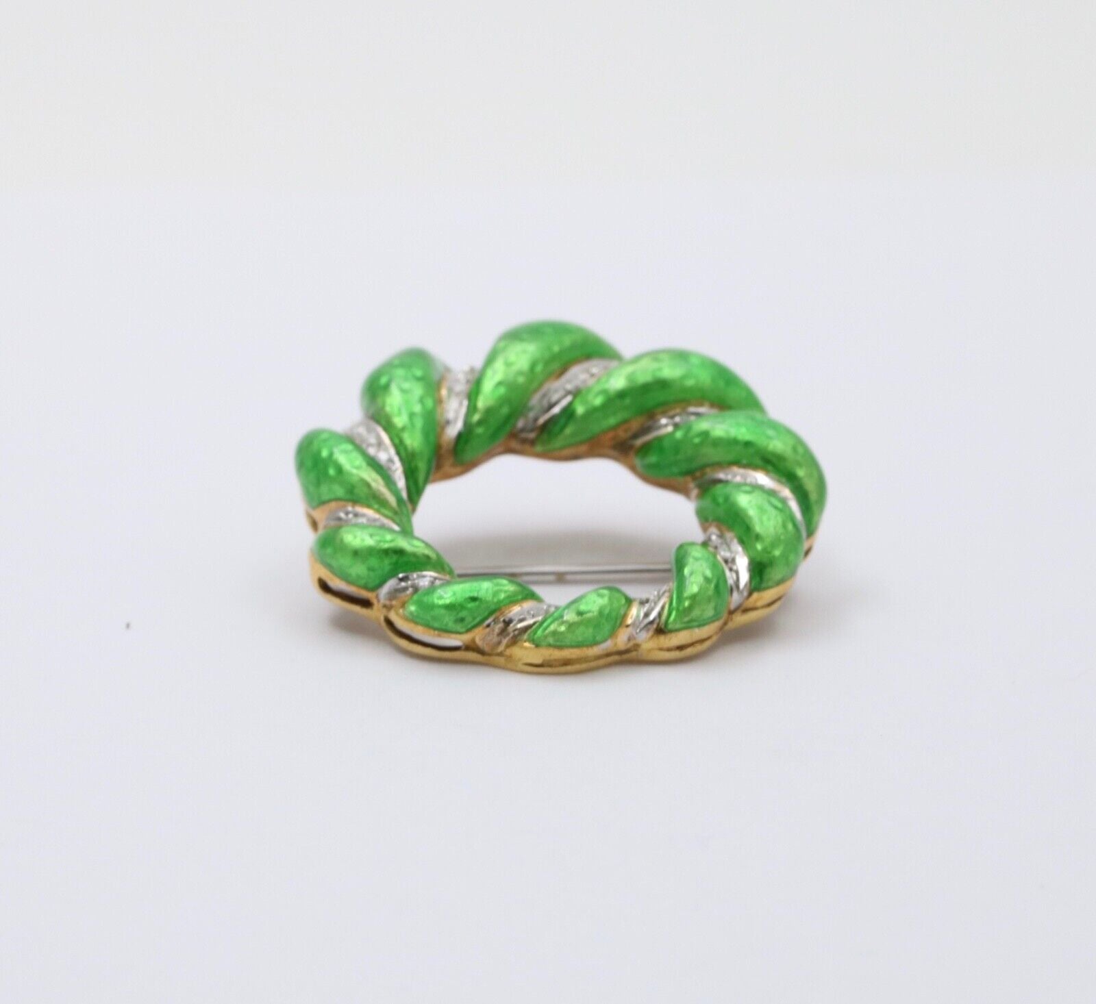 Vintage 18K Yellow Gold Diamond Green Enamel Wreath Brooch