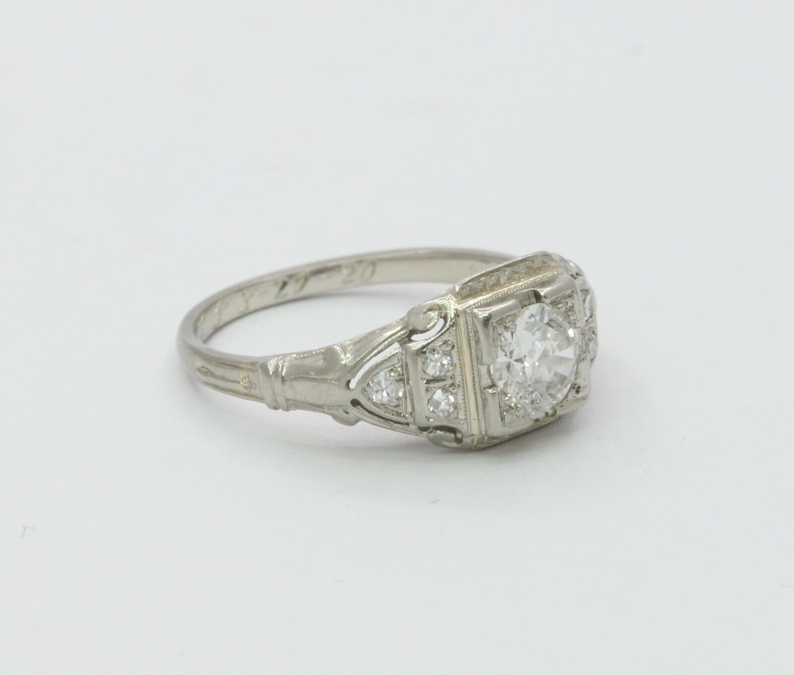 Art Deco Ladies Diamonds Platinum Ring