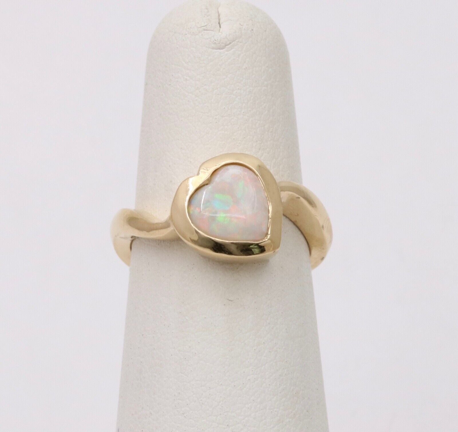 Vintage 14K Yellow Gold Heart Opal Ring Band