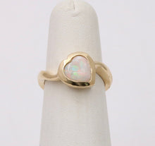 Load image into Gallery viewer, Vintage 14K Yellow Gold Heart Opal Ring Band
