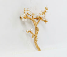 Load image into Gallery viewer, Vintage 14K Yellow Gold Pearl Branch Brooch
