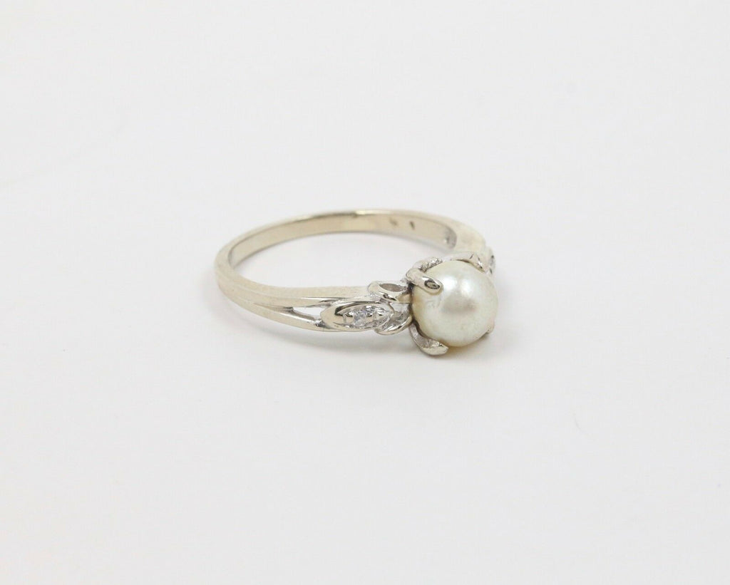 Vintage 14K White Gold Pearl Diamond Ring