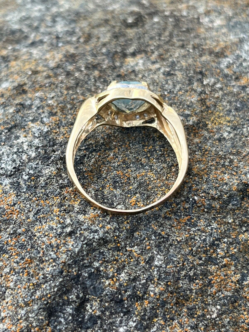 Vintage Heart Blue Topaz & Diamond 14K Yellow Gold Ring