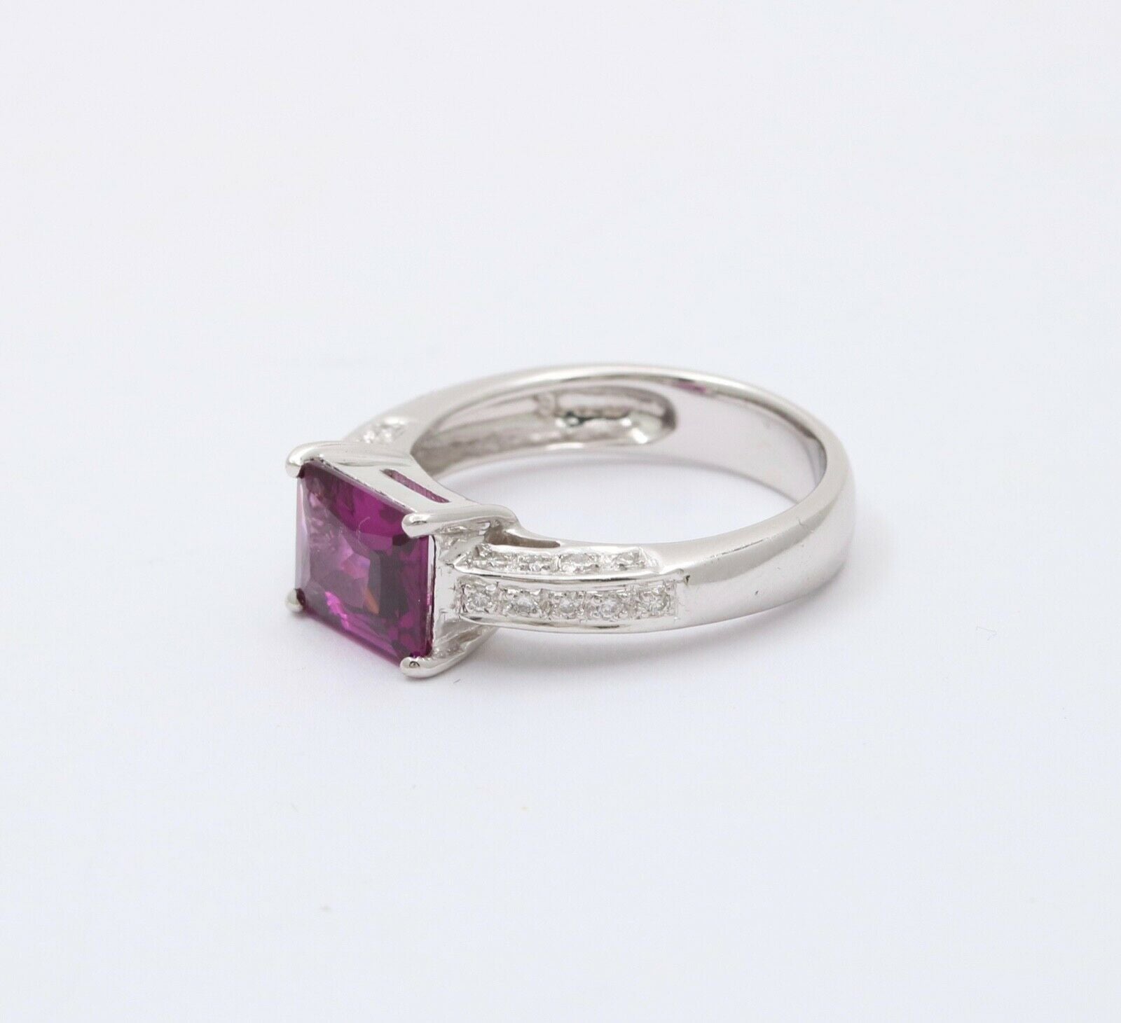 Vintage Amethyst Diamonds 18K White Gold Ring