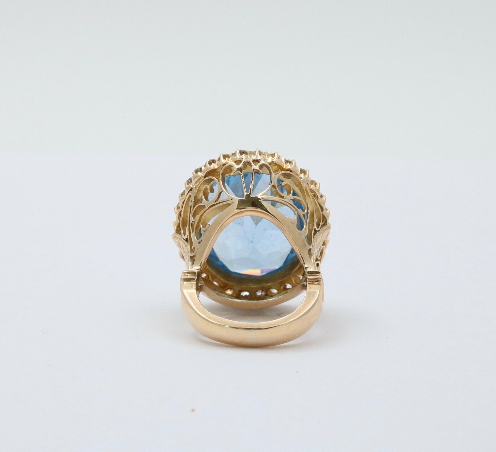 Vintage 24 Carat Blue Topaz Diamonds 14K Yellow Gold Ring