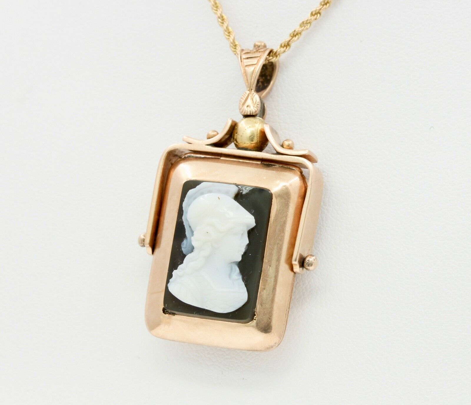 Victorian 10K Gold Onyx Sardonyx Spinning Locket Pendant Chain