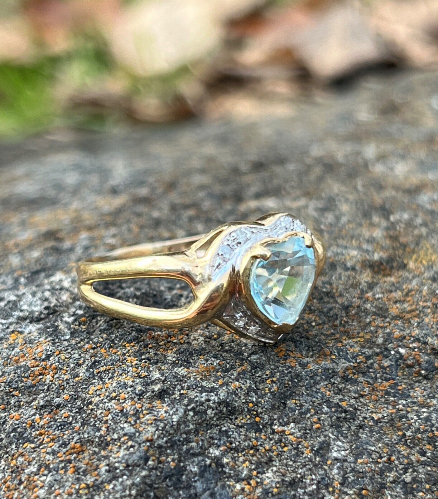 Vintage Heart Blue Topaz & Diamond 14K Yellow Gold Ring