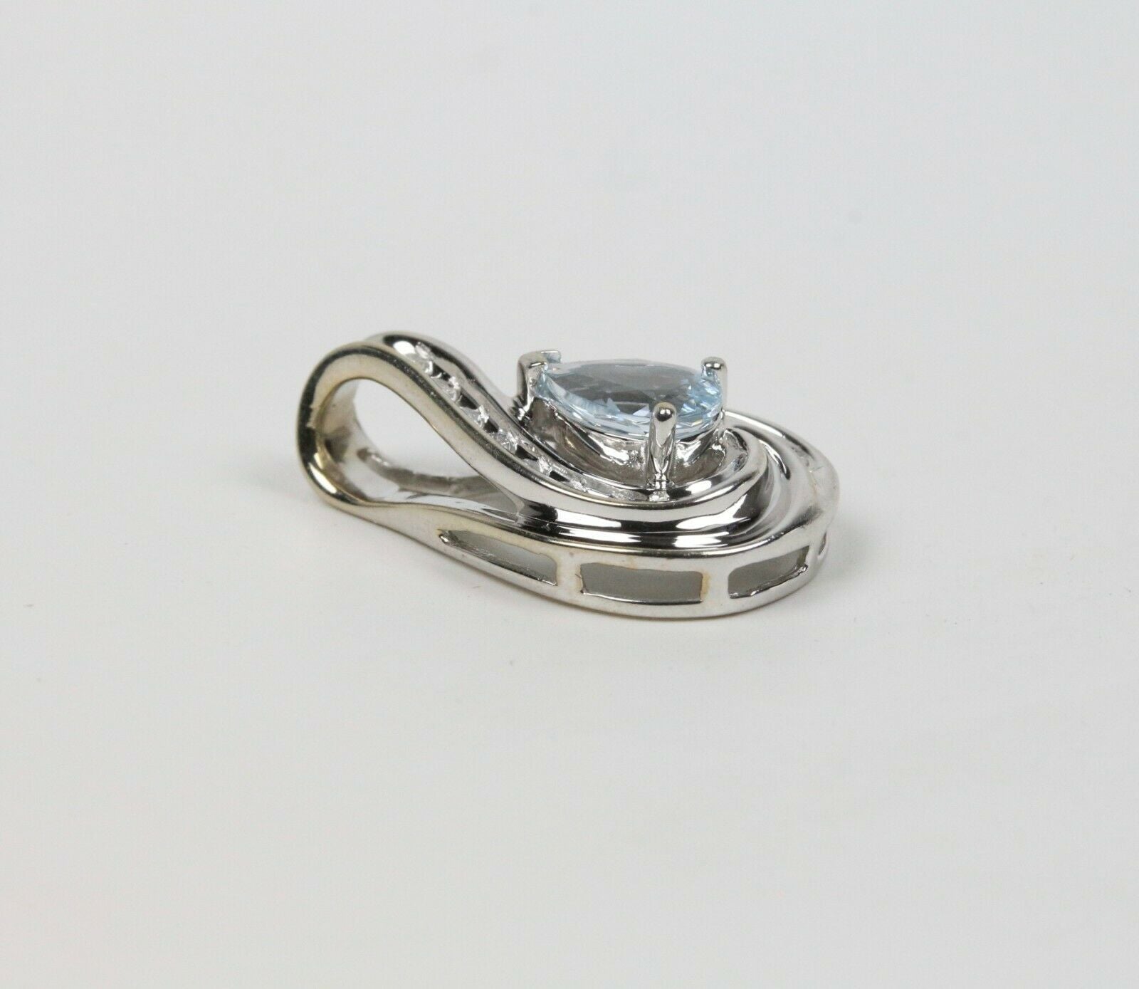 Vintage 14K White Gold Aquamarine Diamond Tear Drop Pendant
