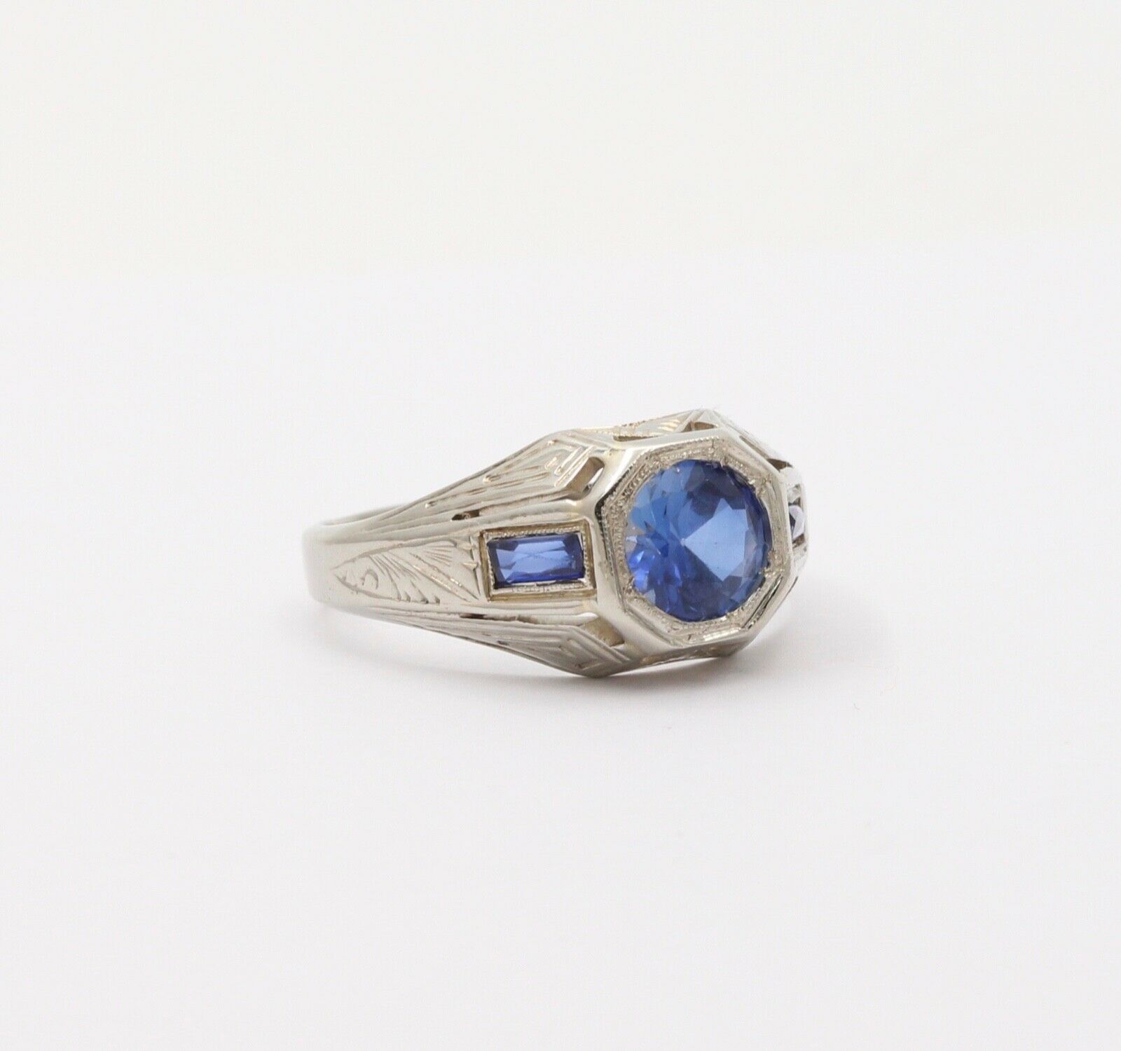 Unique Art Deco Blue Sapphires 18K White Gold Ring