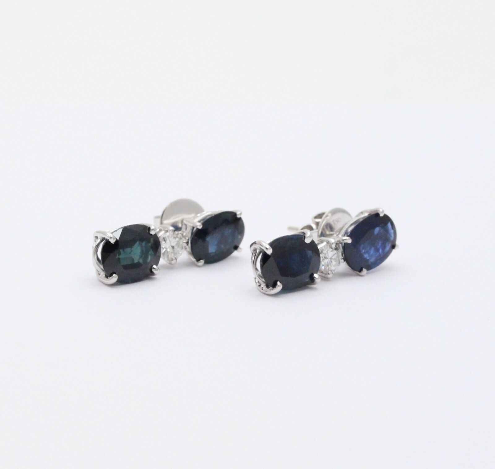 Elegant Blue Sapphires Diamonds 18K White Gold Dangle Earrings