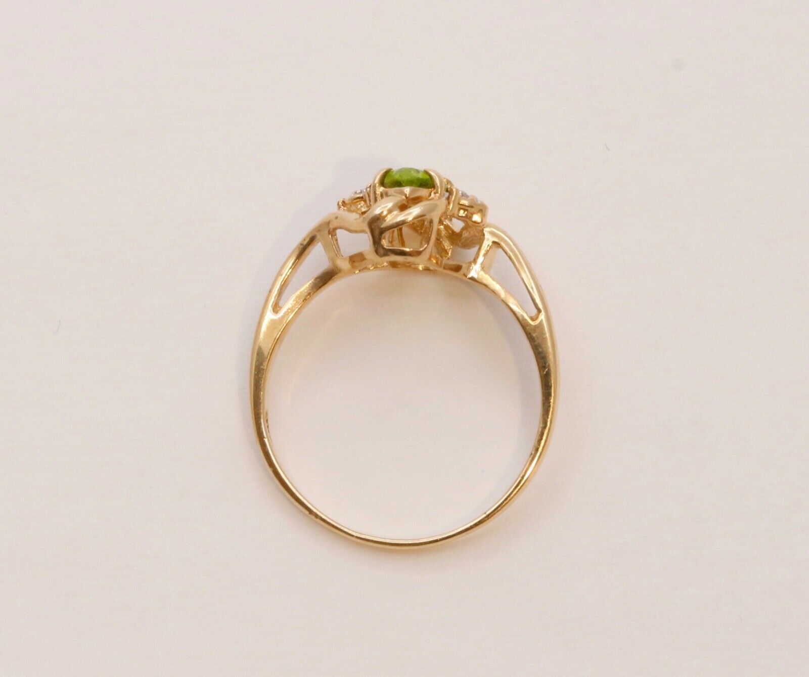 Vintage Ladies Bypass Peridot Diamonds 14K Yellow Gold Ring