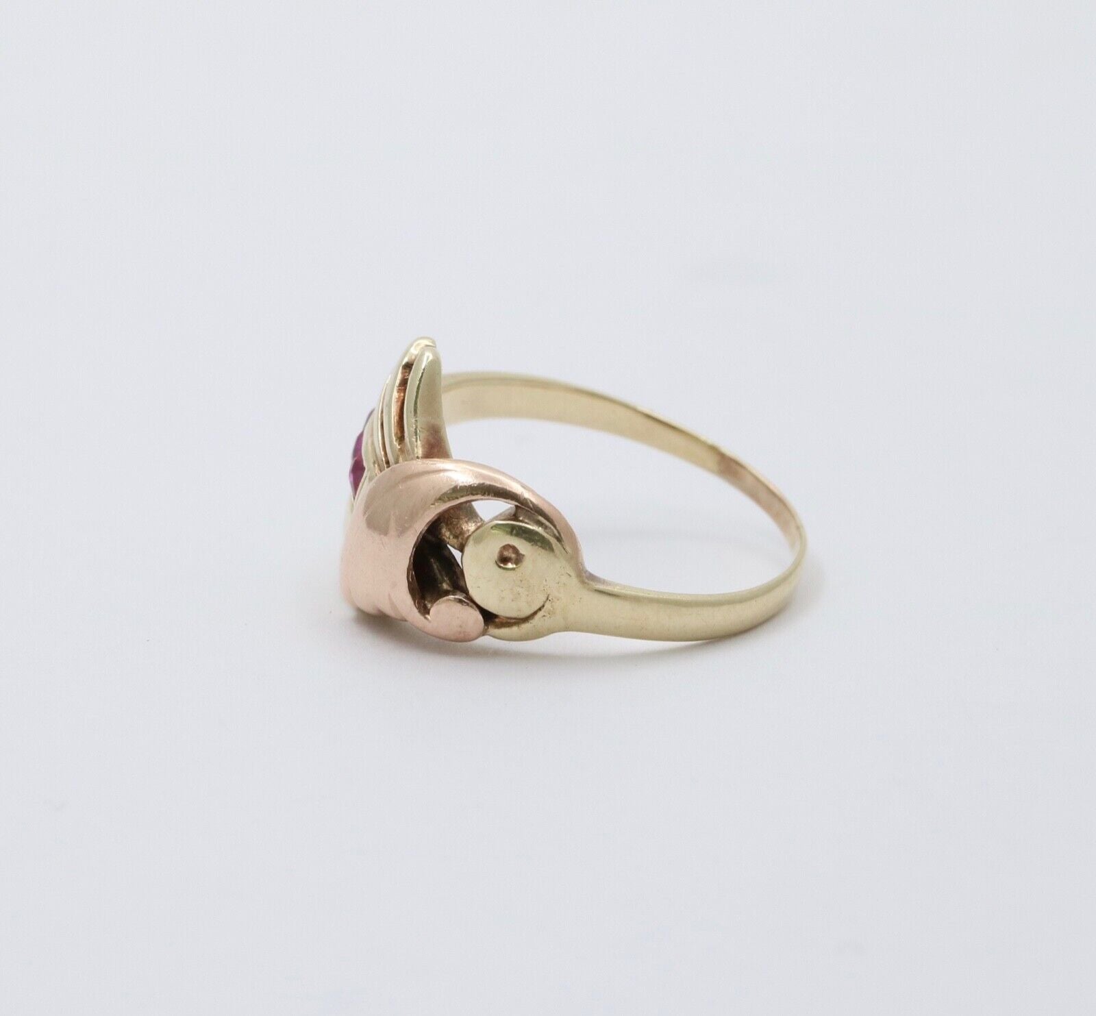 Vintage Seashell Ruby 14K Yellow Rose Gold Ring