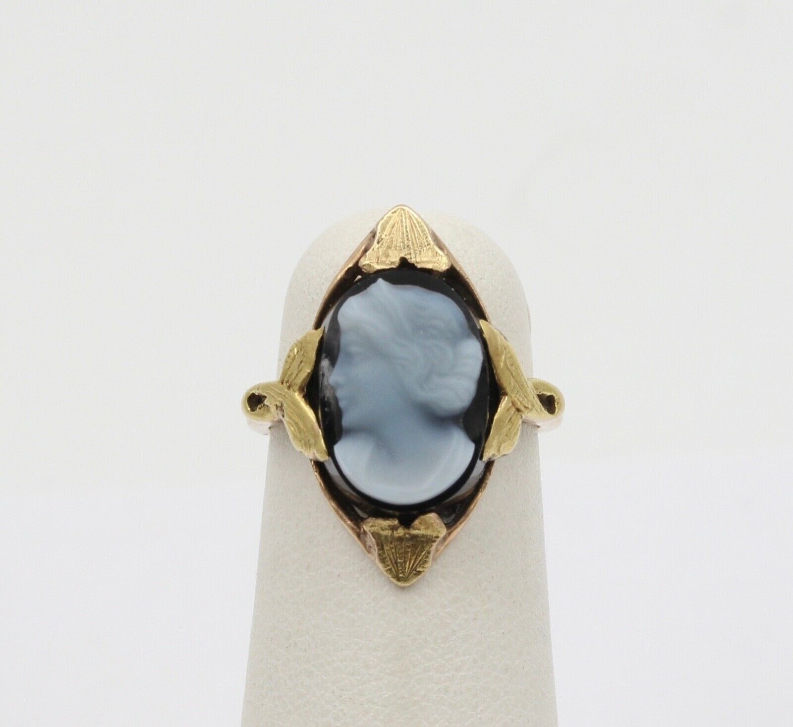 Art Nouveau Cameo Onyx 14K Yellow Gold Ring