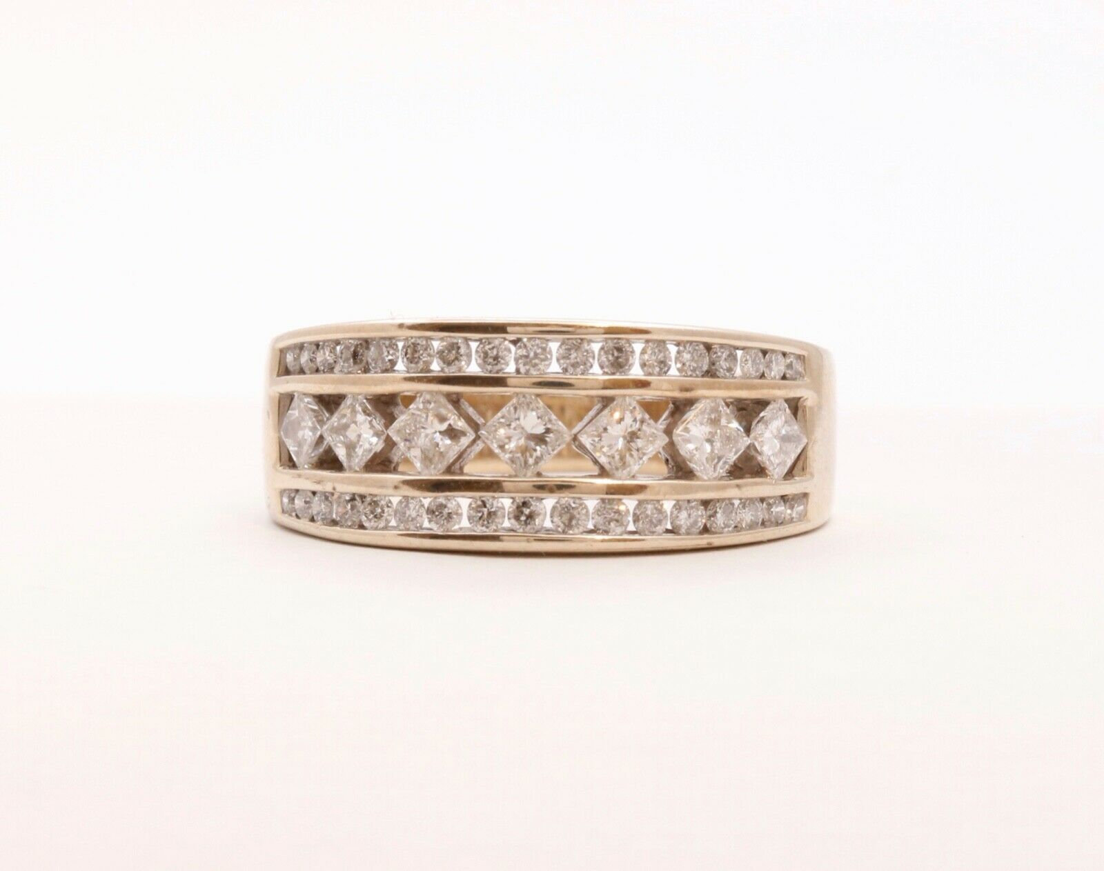 Vintage Ladies Diamonds 14K Yellow Gold Wedding Band