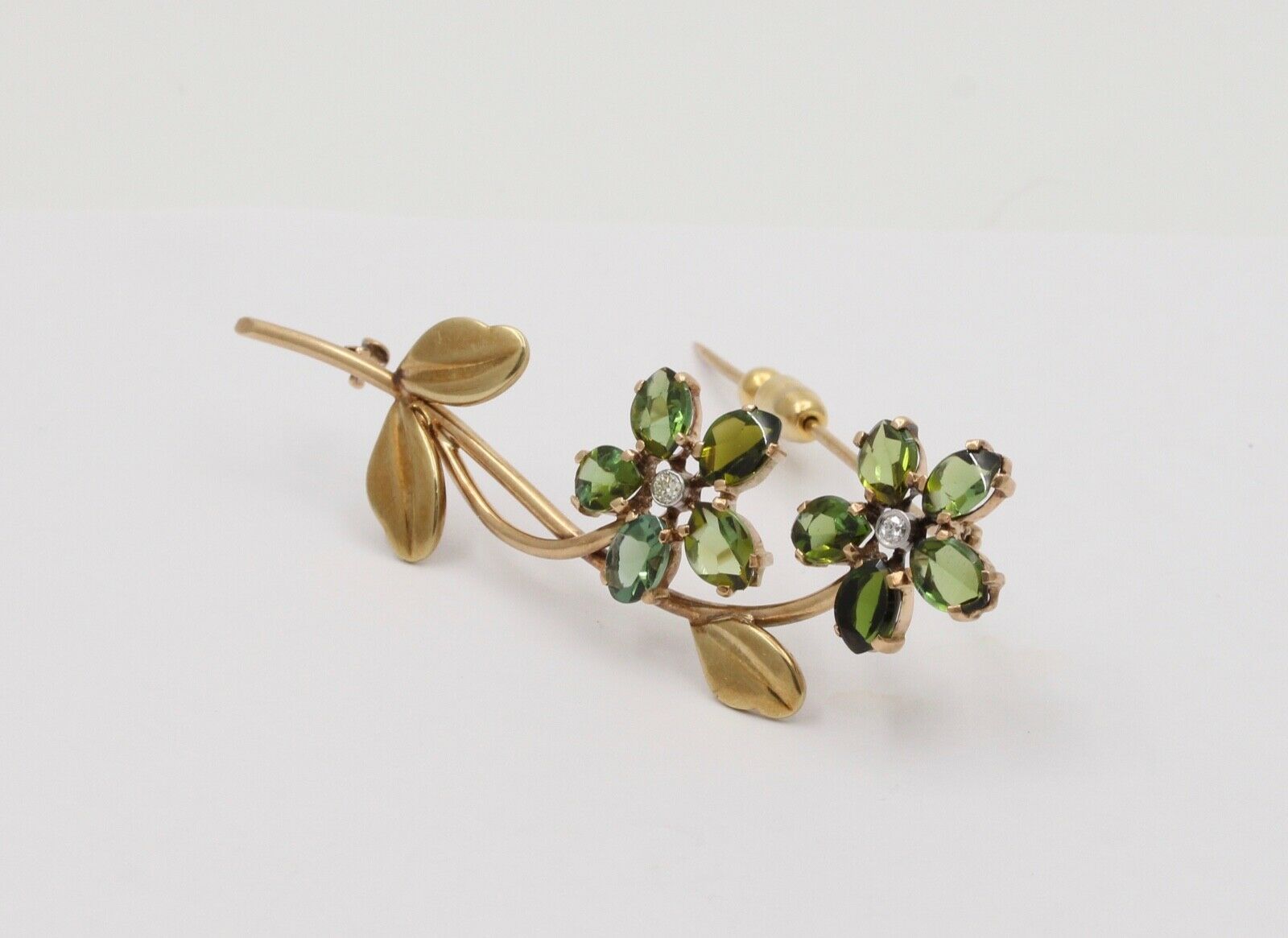Vintage Green tourmaline Forget Me Not Flower 14K Yellow Gold Brooch Pin, Estate