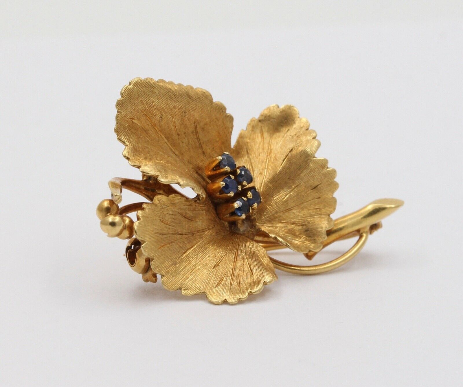 Tiffany and Co. Vintage 14K Yellow Gold Sapphires Leaf Brooch Pin