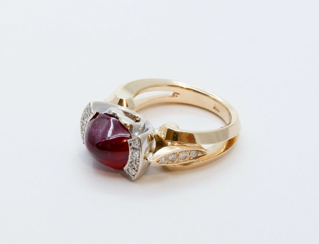 Beautiful Ladies Cabochon Ruby Diamonds Yellow White Gold Ring
