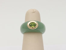 Load image into Gallery viewer, Vintage Jade Peridot 14K Yellow Gold Ring
