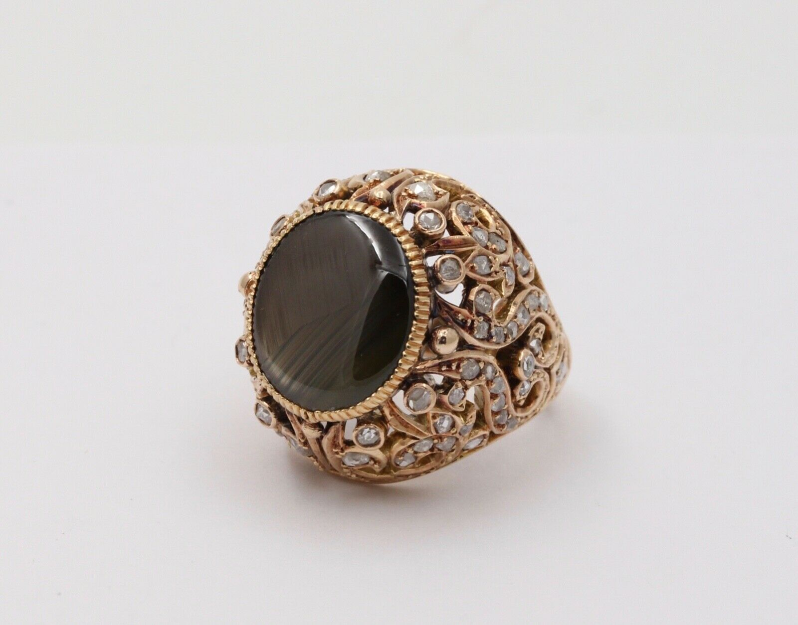 Vintage Black Star Sapphire Rose Cut Diamonds 18K Yellow Gold Ring