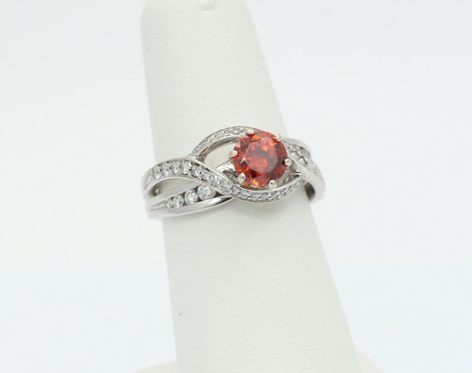 Vintage Ladies Spessartite Garnet Diamonds 18K White Gold Ring