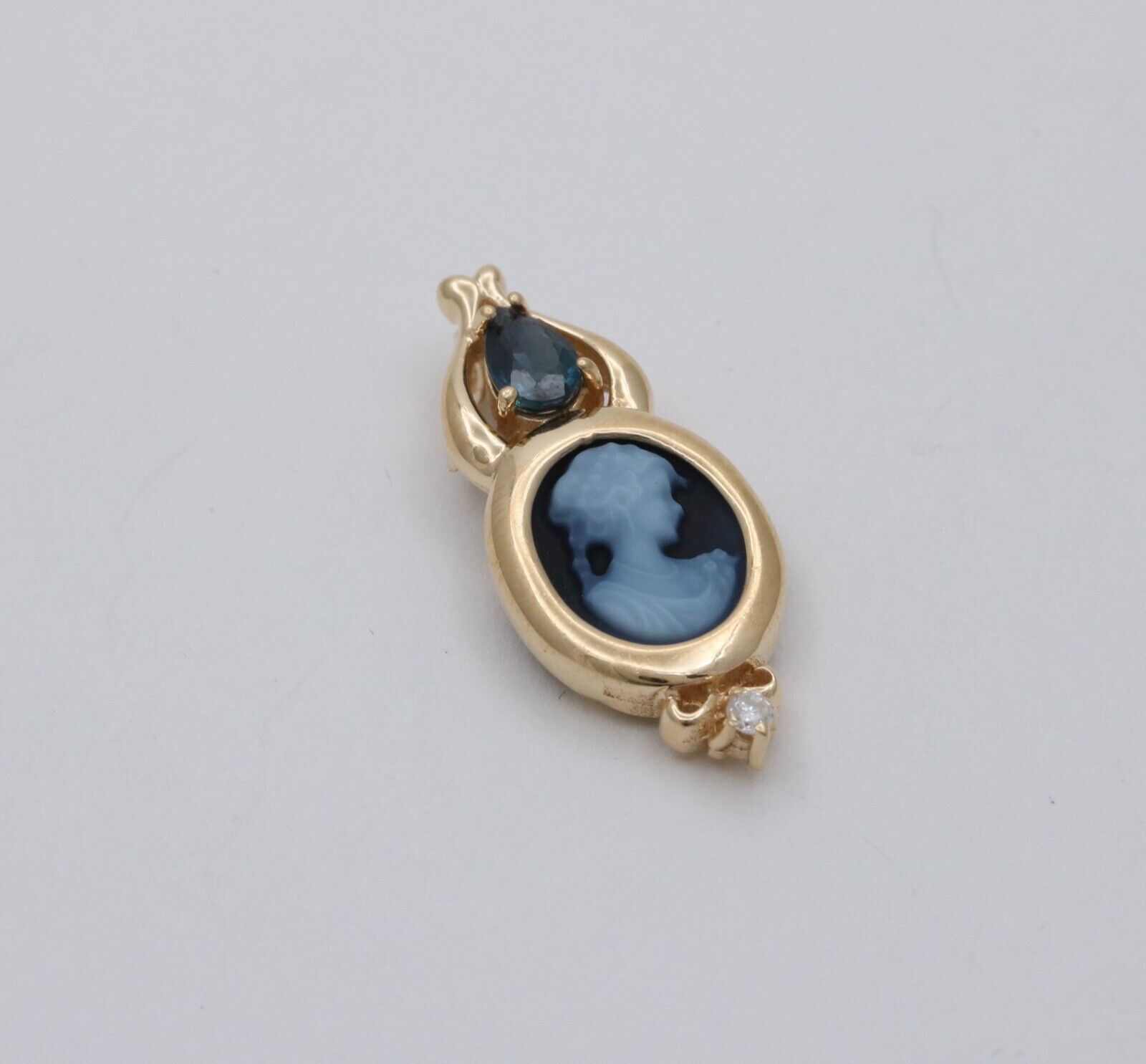 Vintage 14K Yellow Gold Black Cameo & Sapphire Pendant