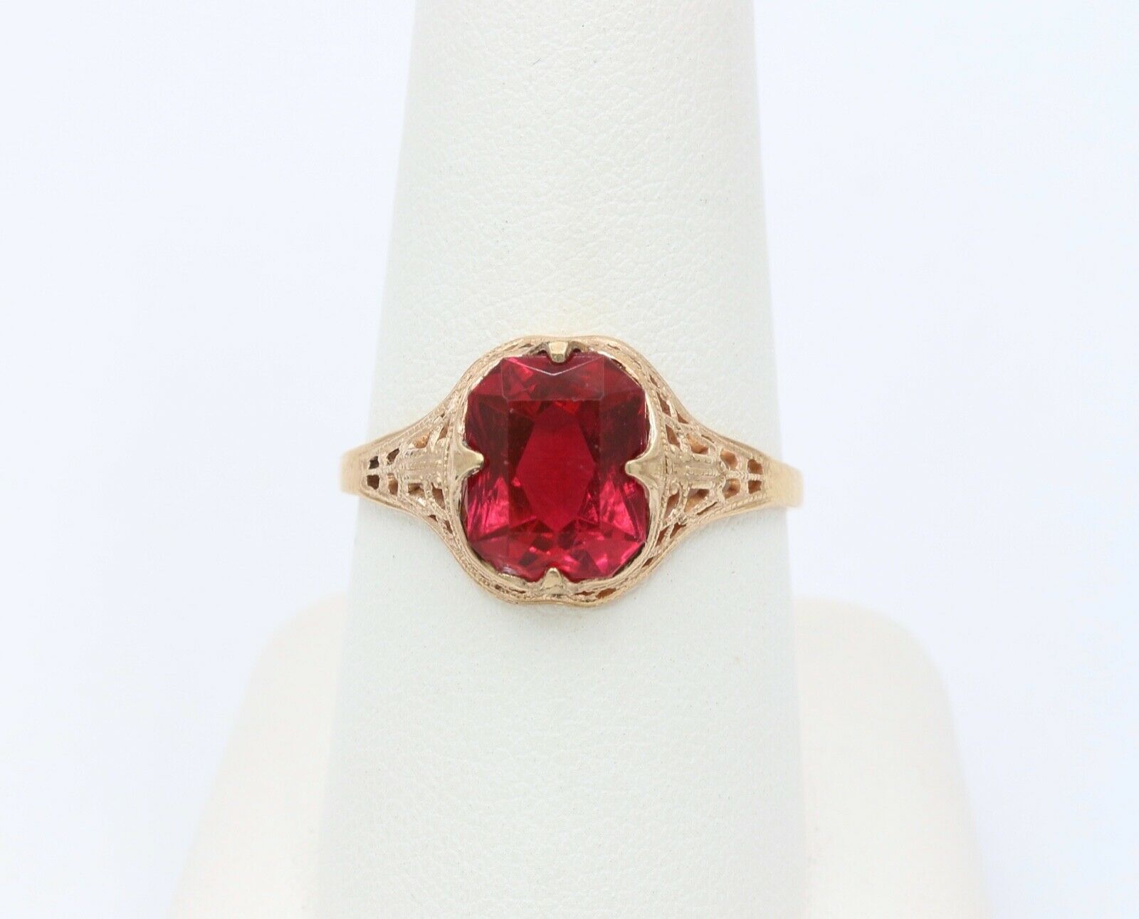 Edwardian Ladies 14K Yellow Gold Synthetic Ruby Ring