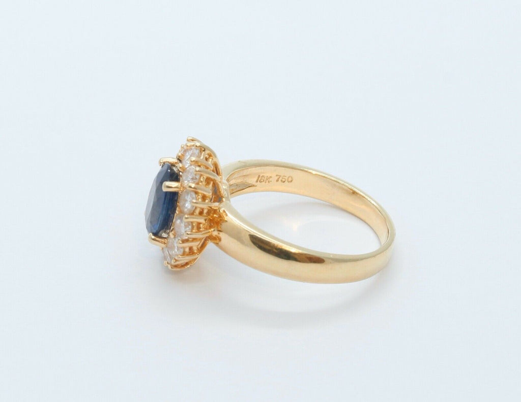 Beautiful Vintage Blue Sapphire Diamonds 18K Yellow Gold Ring