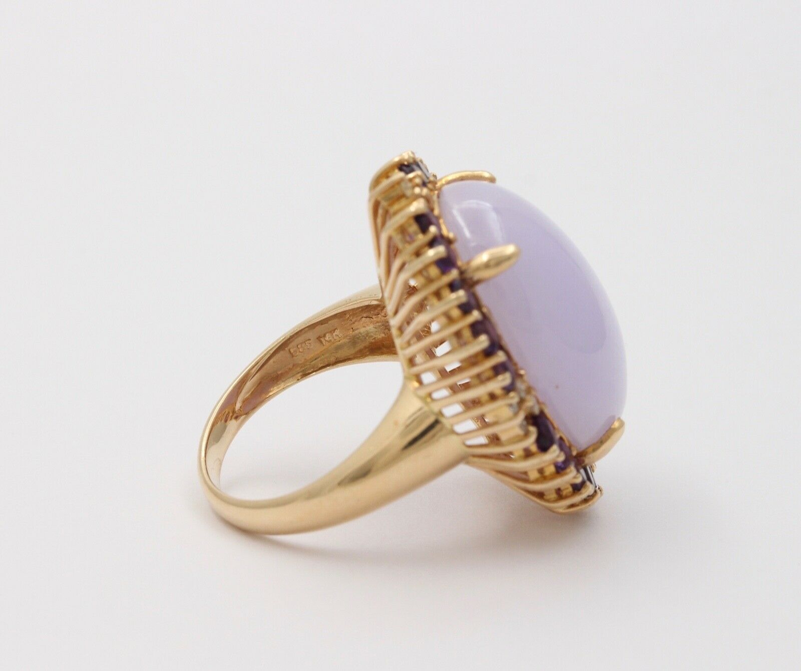 Vintage Cocktail Lavender Amethyst Diamonds 14K Yellow Gold Ring