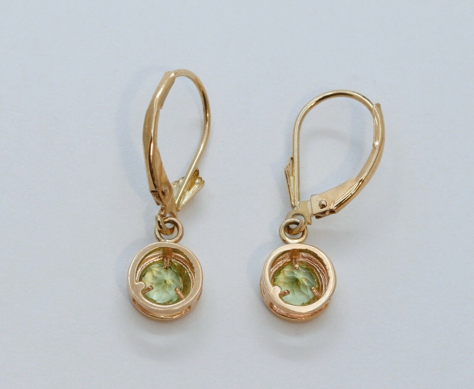 Ladies Vintage Peridot 14K Yellow Gold Earrings