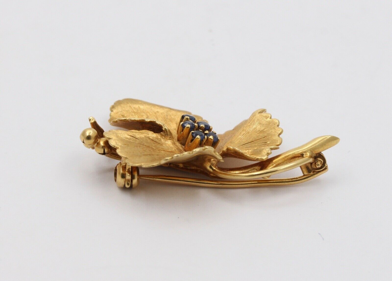 Tiffany and Co. Vintage 14K Yellow Gold Sapphires Leaf Brooch Pin