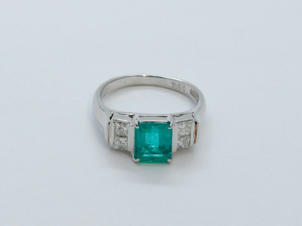 Vintage Emerald Diamonds Platinum Ring