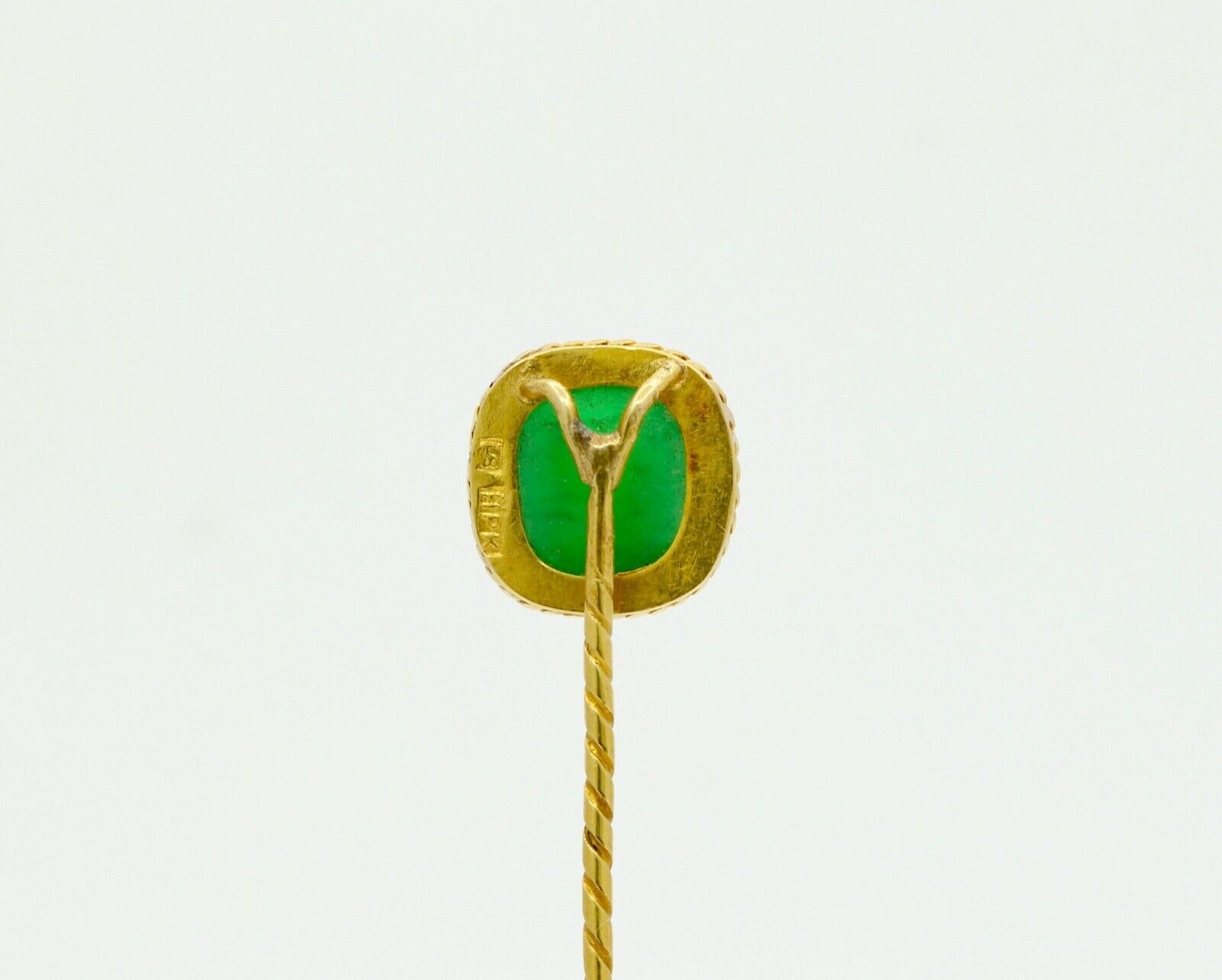 Vintage 18K Yellow Gold Rope Filagree Natural Jade Stick Pin