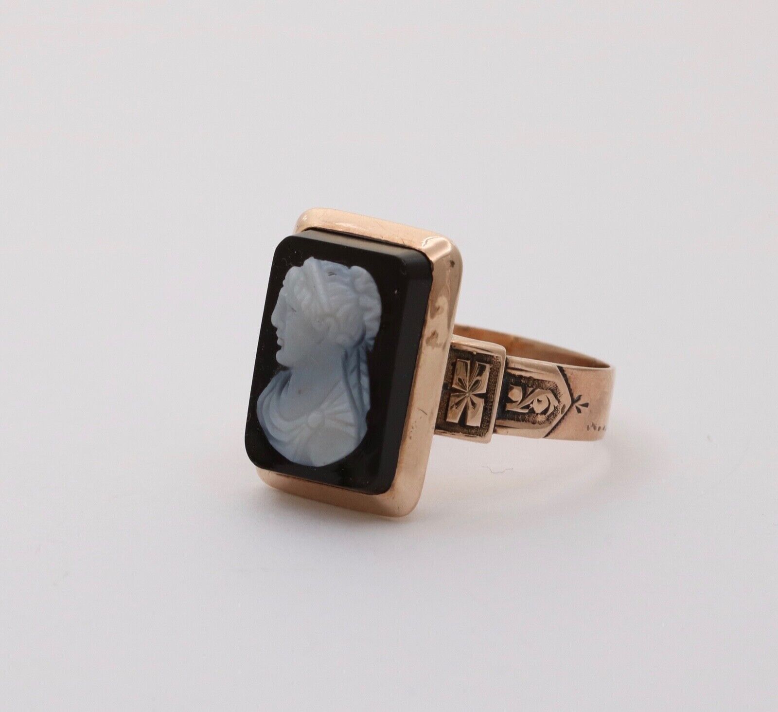 Edwardian Victorian Cameo Onyx 10K Rose Gold Ring