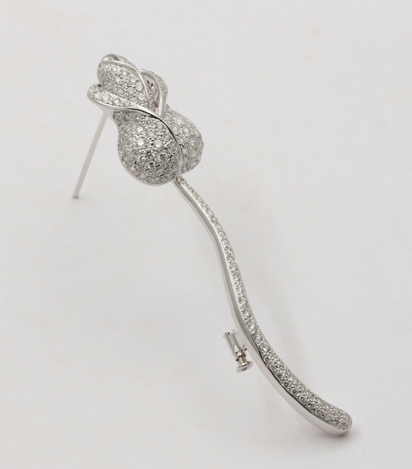 Vintage Estate Elegant Rose Flower Brilliant Cut Diamonds 18K White Gold Brooch,