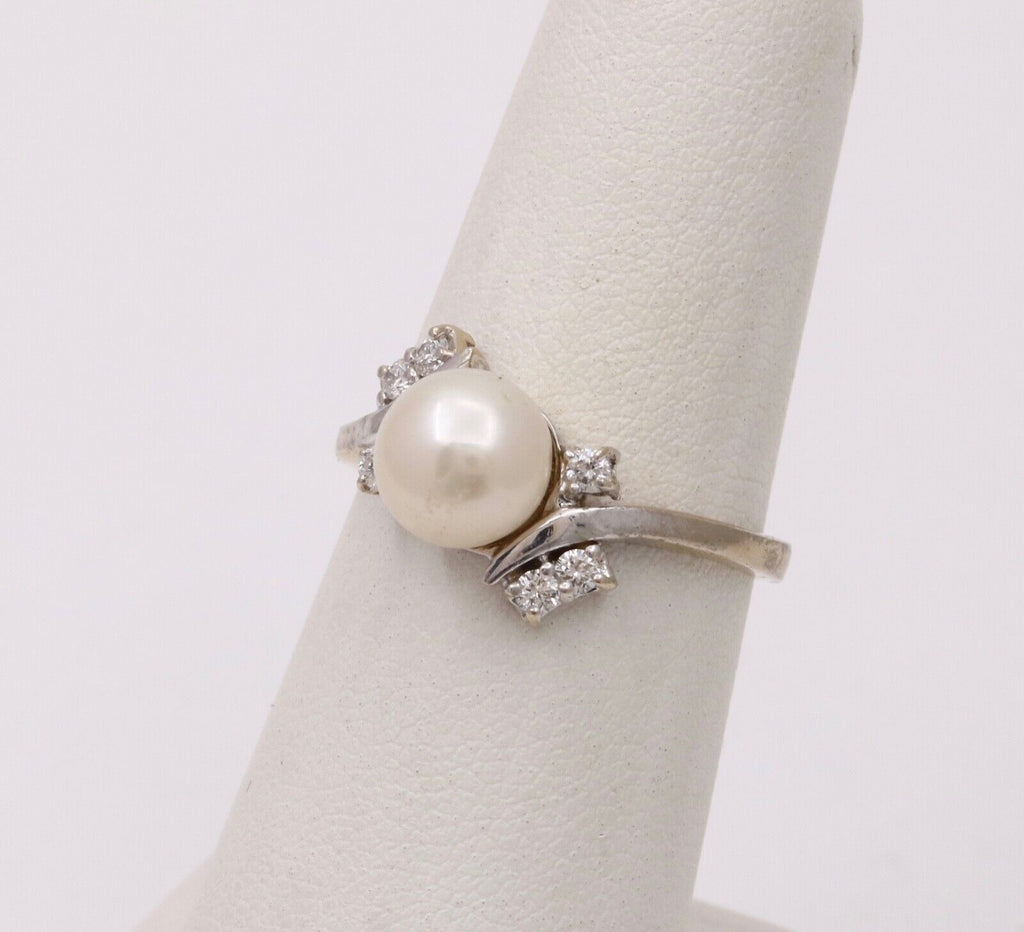 Vintage 14K White Gold Pearl & Diamond Ring.