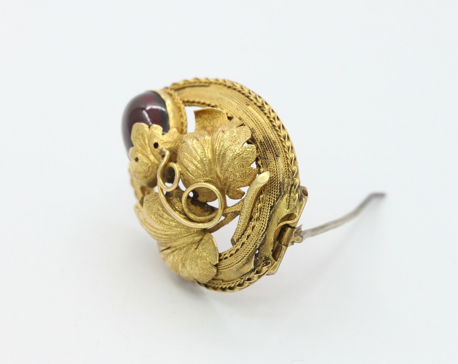 Victorian Ladies Amethyst 14K Yellow Gold Hibiscus Vine Brooch Pin