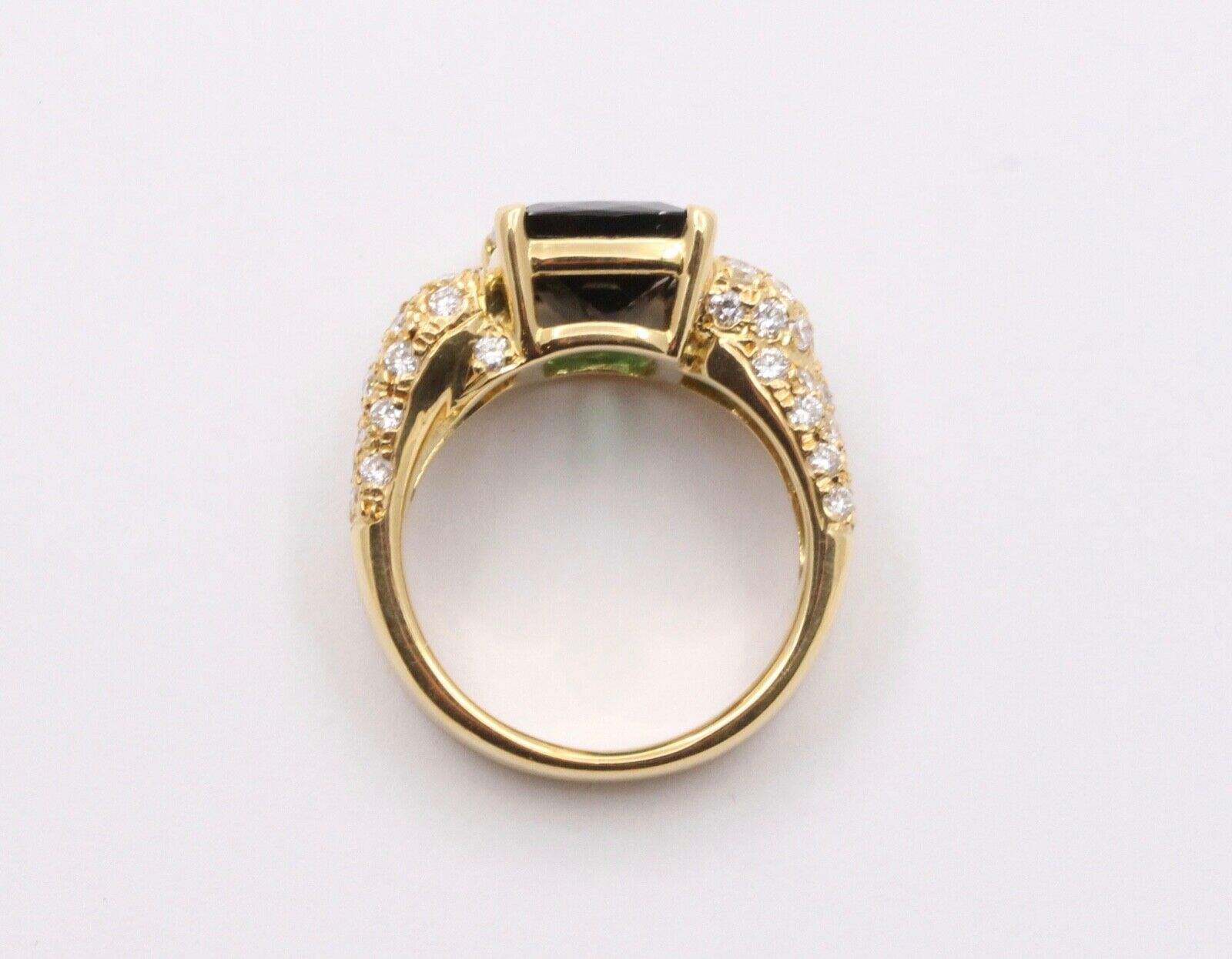 Vintage 4.35 carats Green tourmaline 18K Gold Pave Diamond Ring.