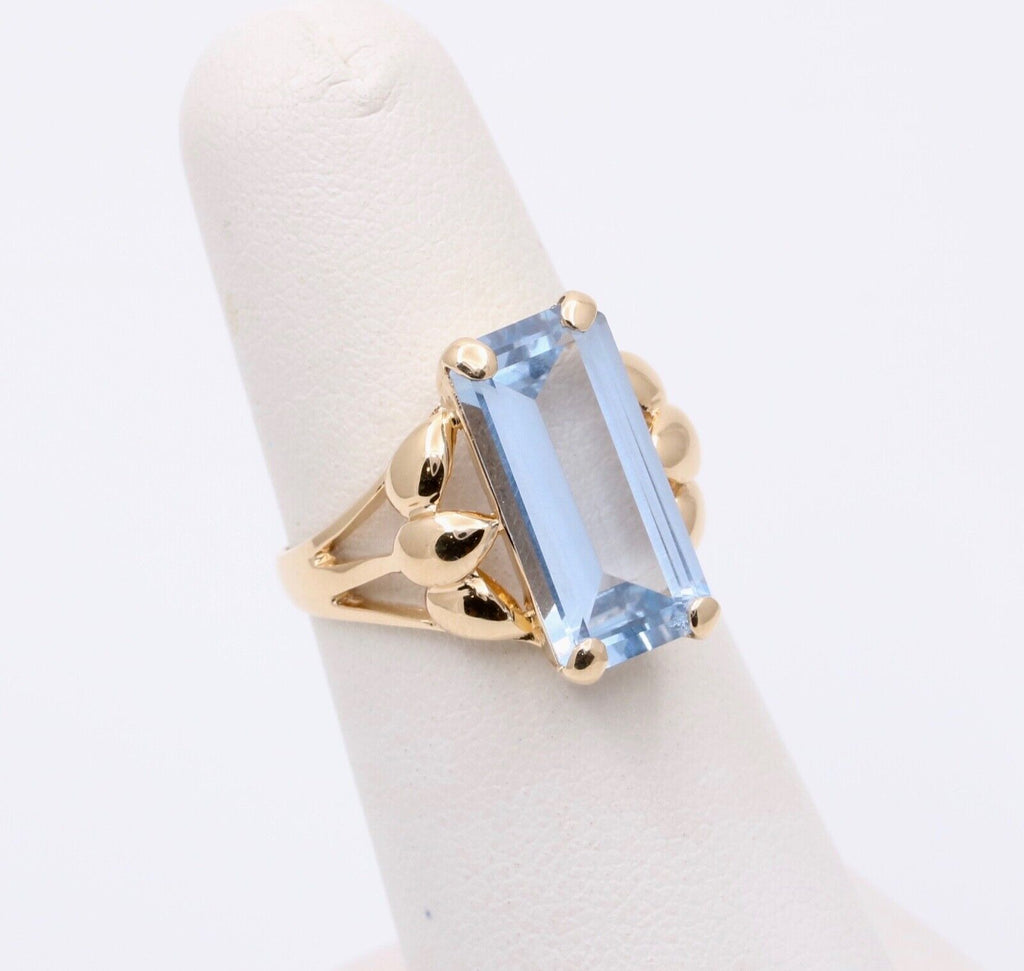 Vintage 14K Yellow Gold Solitaire Aquamarine Ring