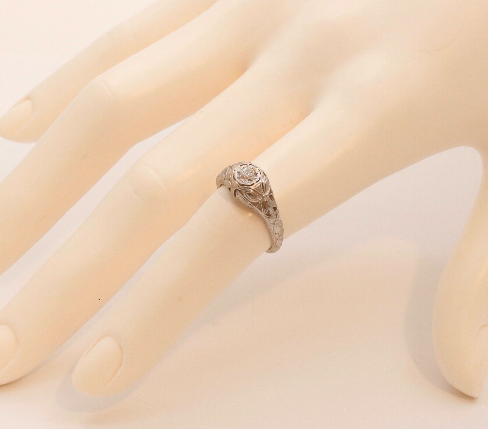 Art Deco Diamond Carved Flowers Platinum Ring