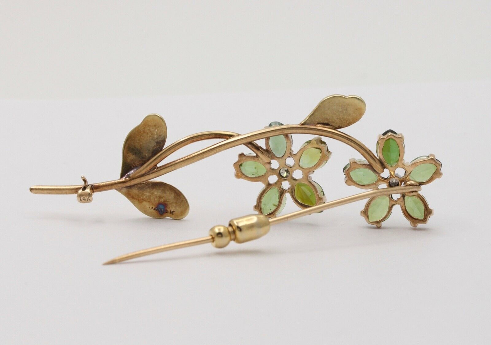 Vintage Green tourmaline Forget Me Not Flower 14K Yellow Gold Brooch Pin, Estate