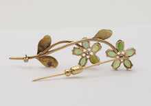 Load image into Gallery viewer, Vintage Green tourmaline Forget Me Not Flower 14K Yellow Gold Brooch Pin, Estate
