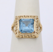 Load image into Gallery viewer, Vintage 10K Yellow Gold Greek Key Solitaire Ring
