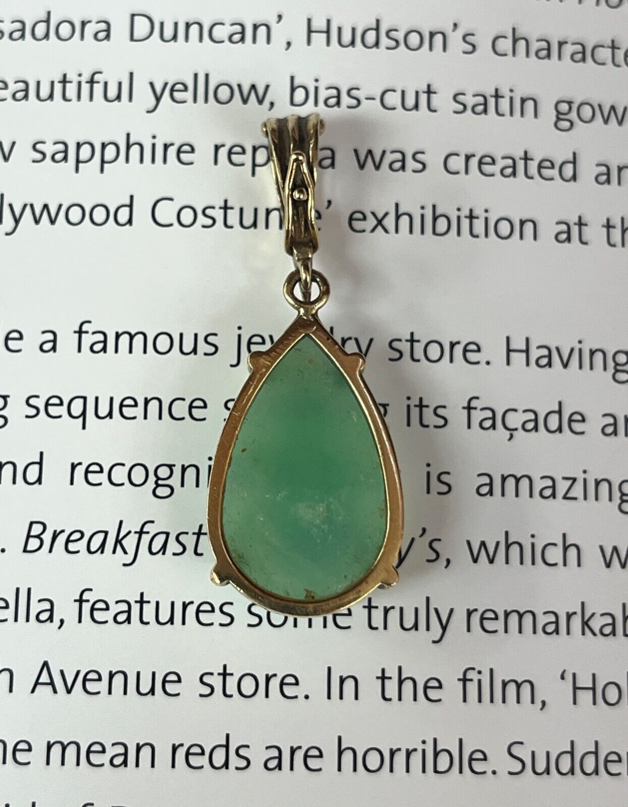 Vintage 14K Yellow Gold Chrysoprase Tear Drop Pendant
