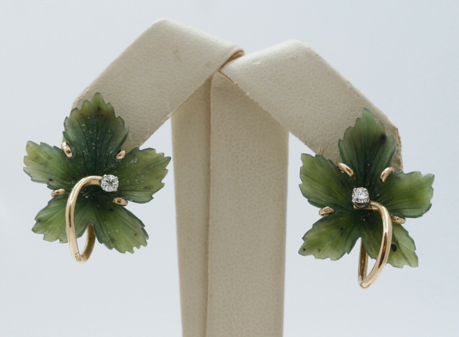 Vintage Carved Jade Diamonds 14K Yellow Gold Earrings