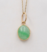 Load image into Gallery viewer, Vintage Jade 18K Yellow Gold Pendant
