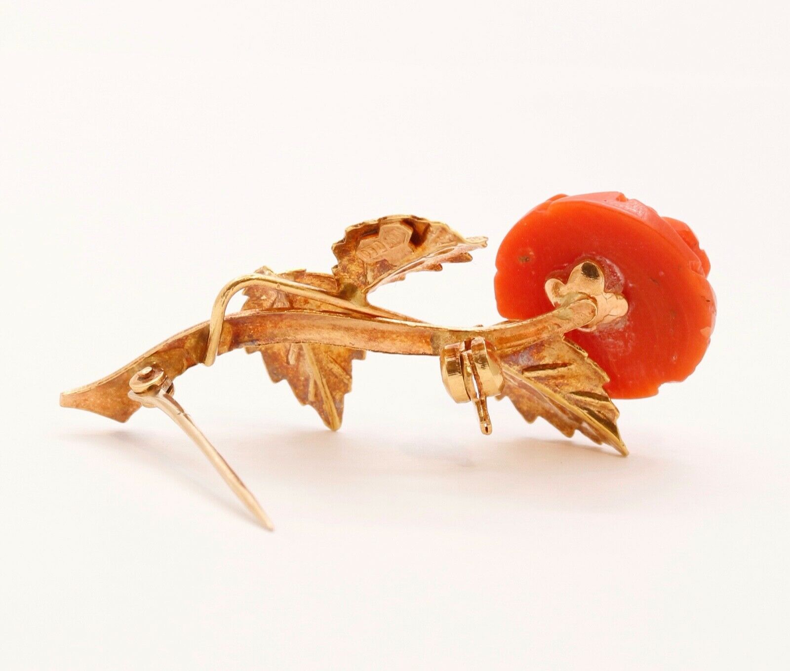 Italian Vintage Rose Red Coral 18K Yellow Gold Brooch Pin